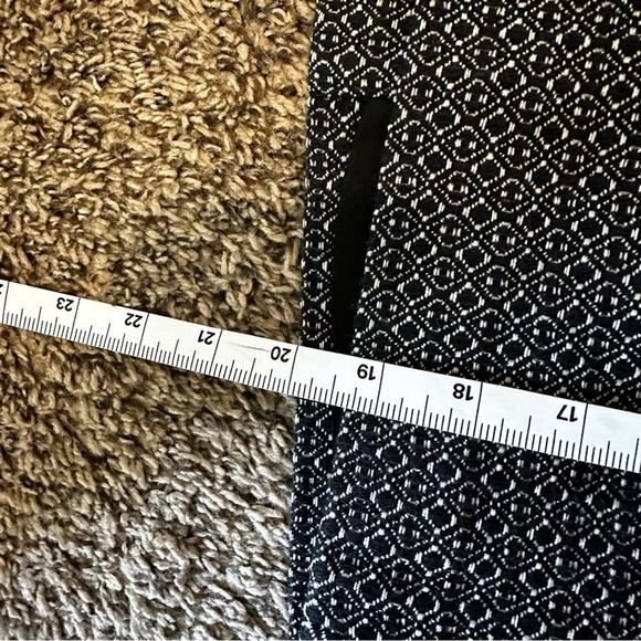 Ann Taylor women’s‎ skirt 0 petite black white - Picture 8 of 8